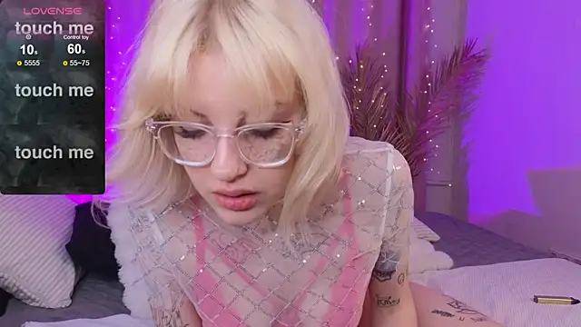 Snapshot of no_1dea chatting on February 17, 2:58 pm no 1dea online show from February 17, 2:58 pm