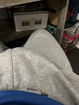 elpapigrande12 online show from February 17, 3:37 am