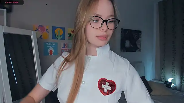 Snapshot of Icehoneybyte chatting on January 7, 7:24 am Icehoneybyte online show from January 7, 7:24 am