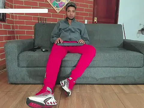 Snapshot of naughty_master_ chatting on April 3, 3:13 am naughty master online show from April 3, 3:13 am