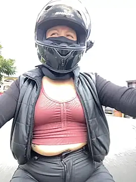 Snapshot of Scarlet_auraa chatting on May 6, 6:34 pm Scarlet auraa online show from May 6, 6:34 pm