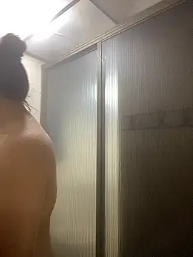 Scarlet auraa online show from April 8, 5:25 pm