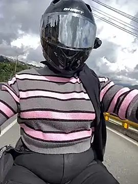 Scarlet auraa online show from April 15, 7:40 pm