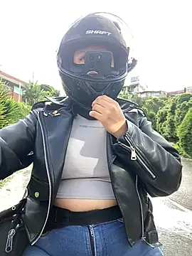 Scarlet auraa online show from April 17, 8:44 pm