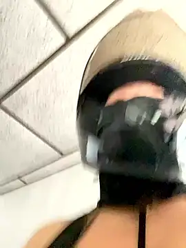 Scarlet auraa online show from January 10, 6:25 pm