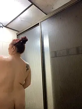 Scarlet auraa online show from March 29, 5:25 pm