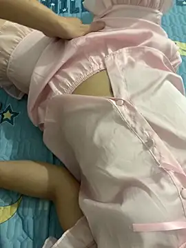 Snapshot of duyenem2k chatting on March 2, 4:36 pm duyenem2k online show from March 2, 4:36 pm