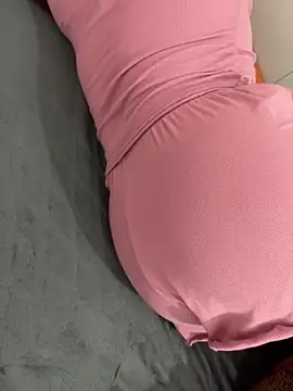 Snapshot of duyenem2k chatting on March 21, 1:29 am duyenem2k online show from March 21, 1:29 am