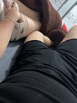 Snapshot of duyenem2k chatting on March 22, 1:09 am duyenem2k online show from March 22, 1:09 am