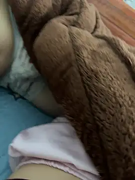 Snapshot of duyenem2k chatting on March 13, 1:43 am duyenem2k online show from March 13, 1:43 am