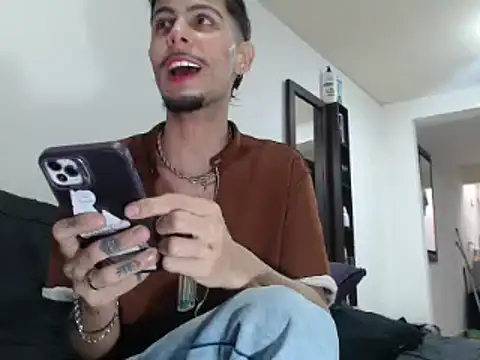 levconnor online show from February 26, 8:42 pm