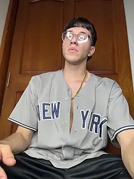 ArthurDavies  online show from March 21, 9:25 am