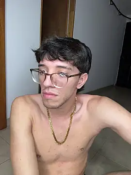 Snapshot of ArthurDavies_ chatting on February 10, 4:44 am ArthurDavies online show from February 10, 4:44 am