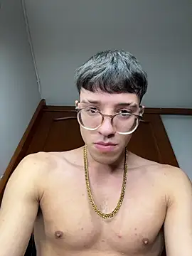 ArthurDavies  online show from March 9, 9:02 am