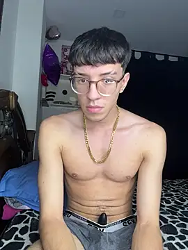 ArthurDavies  online show from March 13, 7:24 am