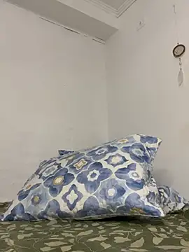 moronoiroficial online show from April 14, 1:54 am