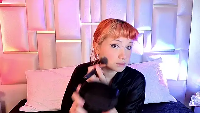 Sienna Desiree online show from February 16, 4:33 am