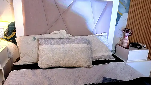 Snapshot of Sienna_Desiree chatting on June 11, 1:08 pm Sienna Desiree online show from June 11, 1:08 pm