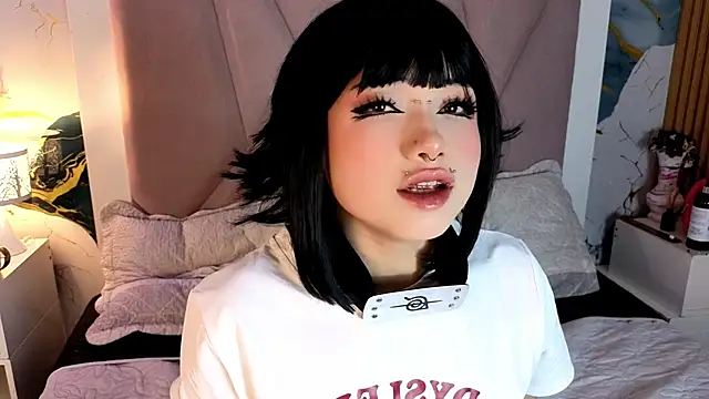 Snapshot of Sienna_Desiree chatting on June 14, 4:35 am Sienna Desiree online show from June 14, 4:35 am