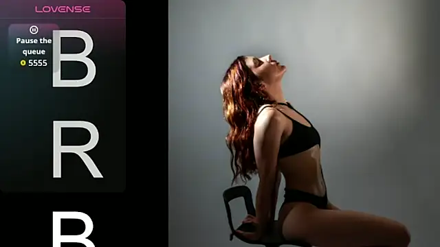 Snapshot of ElaRabbit chatting on June 4, 8:02 pm ElaRabbit online show from June 4, 8:02 pm