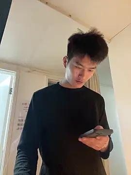 nanda108520 online show from April 4, 6:25 pm