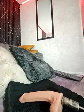 Isis Hot   online show from March 12, 11:14 am