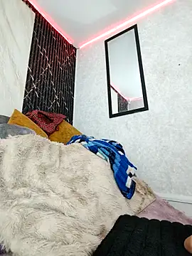 Isis Hot   online show from February 28, 12:05 pm