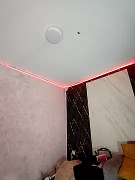 Isis Hot   online show from February 22, 12:13 am