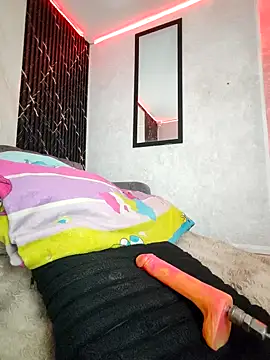 Isis Hot   online show from March 29, 11:23 am