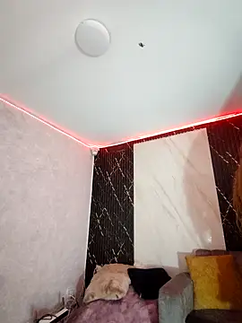 Isis Hot   online show from February 21, 11:23 am