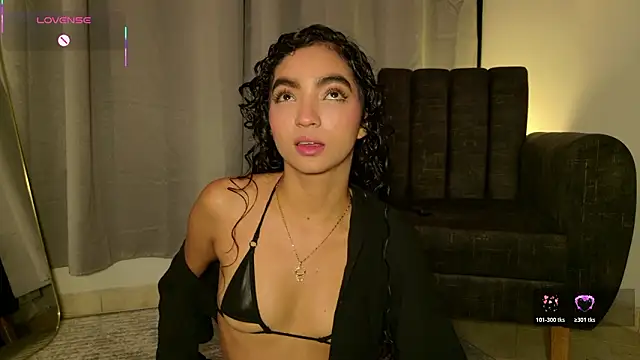 adelineevs online show from February 19, 2:08 am