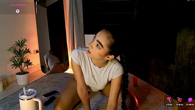 adelineevs online show from April 29, 8:29 am