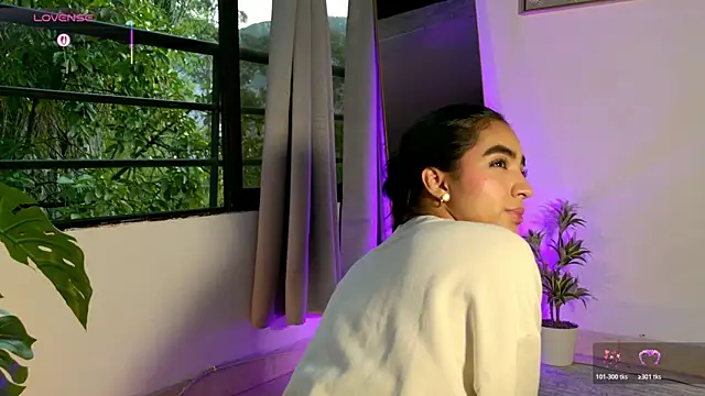 adelineevs online show from May 23, 10:47 am
