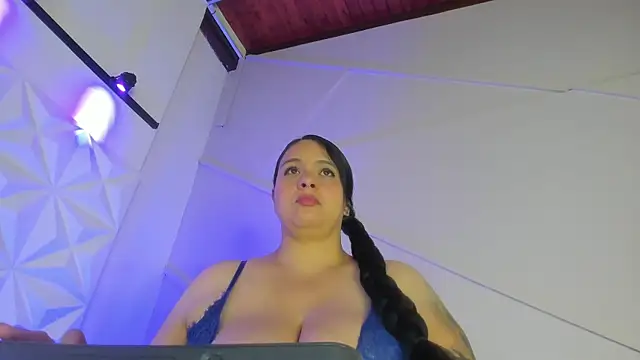 Snapshot of GabiSaenz_ chatting on July 15, 11:06 am GabiSaenz online show from July 15, 11:06 am