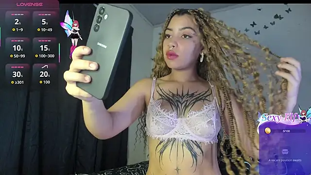 Snapshot of Ashnikko__ chatting on February 7, 11:02 pm Ashnikko online show from February 7, 11:02 pm