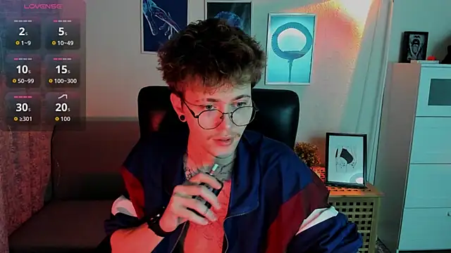 Snapshot of Tomas_Norton chatting on April 3, 8:37 pm Tomas Norton online show from April 3, 8:37 pm