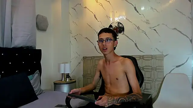 asher lux online show from April 15, 8:31 pm