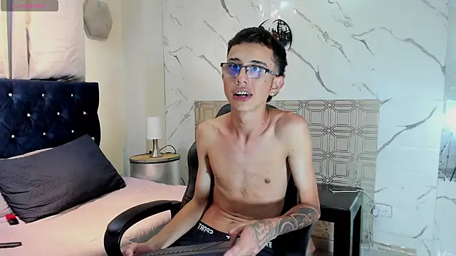 asher lux online show from April 17, 10:01 pm