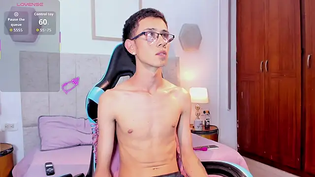 asher lux online show from April 16, 10:12 pm