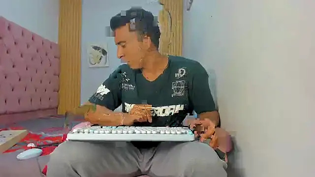 axelsavage042 online show from January 7, 8:25 pm