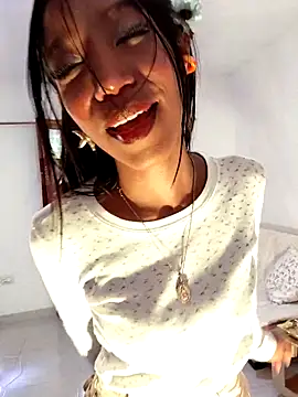 DAMMLEYLA online show from February 10, 3:00 pm