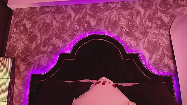 Chloe Connor online show from March 7, 11:27 am