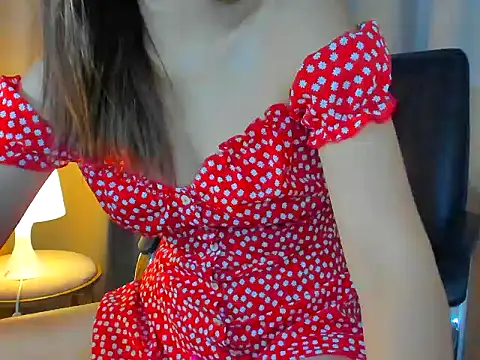 Snapshot of Andrea_bricks06 chatting on December 18, 7:36 am Andrea bricks06 online show from December 18, 7:36 am