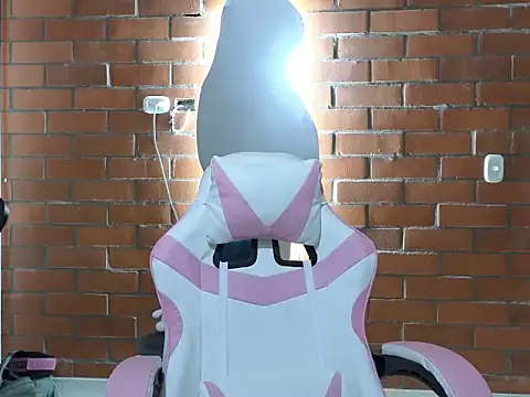 Daphne Grayy online show from April 14, 10:31 am