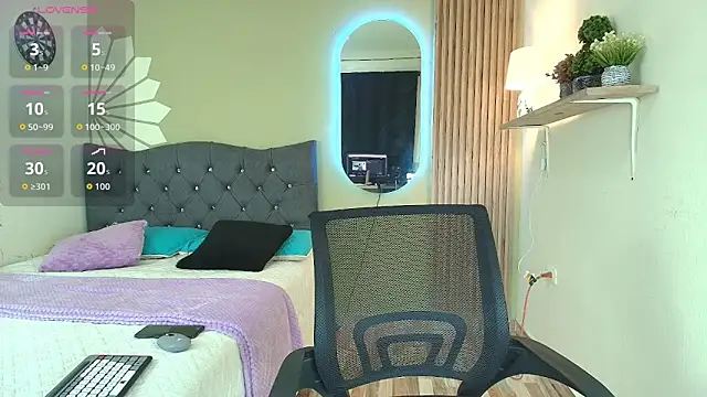 Snapshot of Juliana_sex2 chatting on February 13, 10:21 pm Juliana sex2 online show from February 13, 10:21 pm