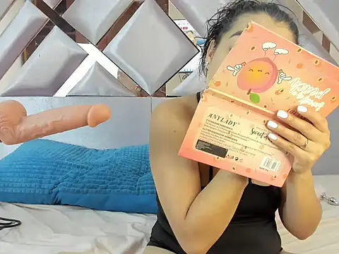 MiaKleinX online show from March 10, 3:32 am