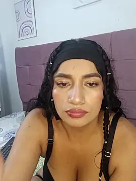 MiaKleinX online show from March 1, 11:05 pm