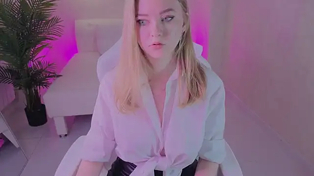 Snapshot of DianaDanian chatting on January 8, 2:17 am DianaDanian online show from January 8, 2:17 am