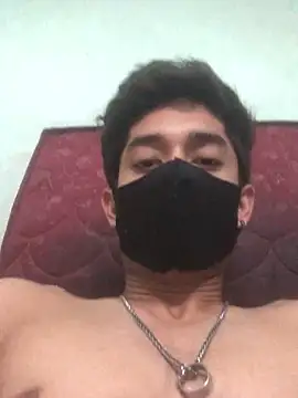 Snapshot of karan72819 chatting on April 1, 1:23 pm karan72819 online show from April 1, 1:23 pm