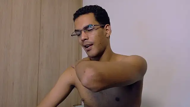 Pikashu7u7 online show from February 17, 3:04 am